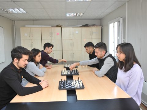 BMU-nun şahmat komandası II yerə layiq görülüb