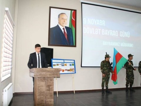 Üçrəngli bayrağımız qürur mənbəyimizdir