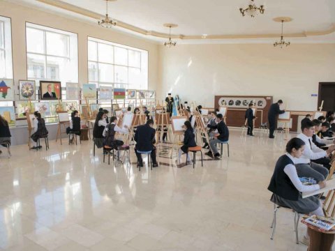 Naxçıvanda ümumtəhsil məktəblərinin şagirdləri arasında keçirilən rəsm müsabiqəsinin qalibləri mükafatlandırılıb