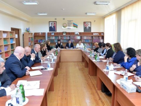 “Məktəb seminarları” davam edir