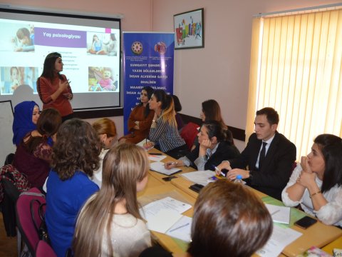 Sumqayıtda məktəb psixoloqları maarifləndirilir