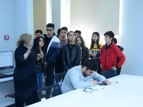 “UNEC-də 1 gün” layihəsinə yenidən start verildi