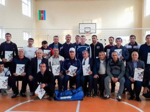 Fiziki tərbiyə müəllimləri üçün TOPs təlimləri