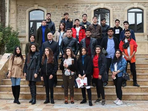 Azərbaycan Universitetinin tələbələri “Periferik genişlənmə” sərgisi ilə tanış olublar
