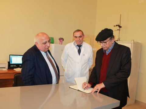 Pakistanlı alim Molekulyar Biologiya və Biotexnologiyalar İnstitutunda olub