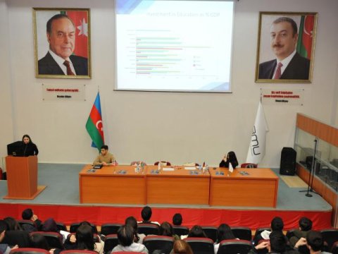 Webster Universitetinin nümayəndəsi tələbələrlə görüşüb