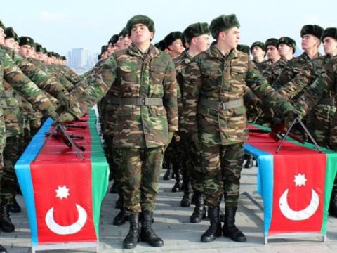 Xaricdə doktorantura səviyyəsində oxumaq istəyənlərin hərbi xidmətdən möhlət hüququ olmalıdır?