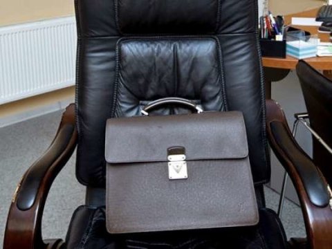 Vəzifədən getdikdən sonra universitetlərdə çalışan sabiq məmurlar –Bəzisi rektor, bəzisi...