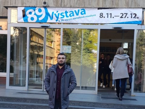 BMU-nun məzunu Praqa İqtisad Universitetində  