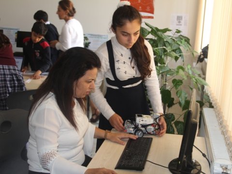 Məktəblilər üçün “Robototexnika” kursları yekunlaşdı