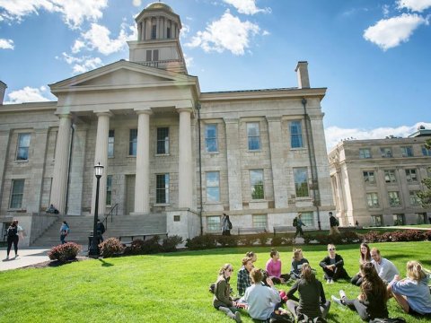 Hansı xarici universitetlərin akkreditasiyası var?-Cavab  