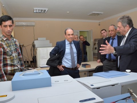 İsrailli alimlər Fizika İnstitutunda olublar