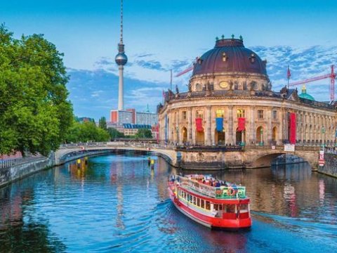 Bu universitetimiz  şəhər kənarına köçürülür, möhtəşəm şəhərcik salınır –Sahibi danışdı  