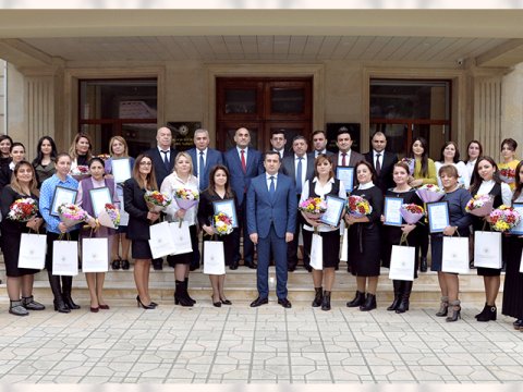 Qalib məktəblər mükafatlandırılıb