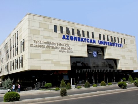 Azərbaycan Universitetinin tələbələri “Zərif sərhədlər” sərgisində olublar