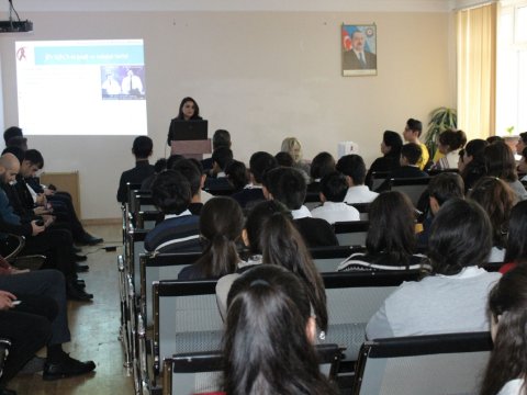 Məktəblilərə QİÇS-lə bağlı məlumat verilib