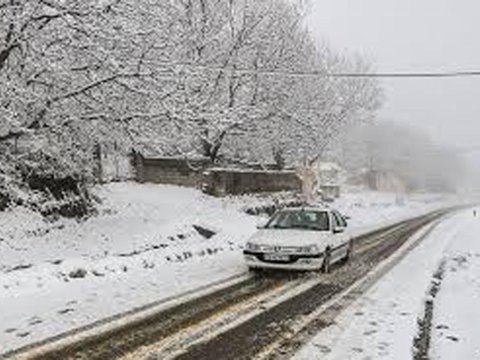 İranda qar səbəbilə məktəblər bağlandı 