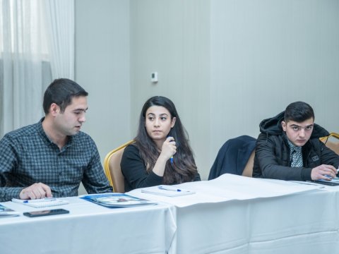 Pilot peşə təhsil mərkəzlərində xidmət sahəsində çalışanlar üçün təlimlər keçirilib