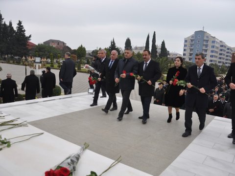 Heydər Əliyevin xatirəsi  LDU-da   ehtiramla yad olunub-FOTO