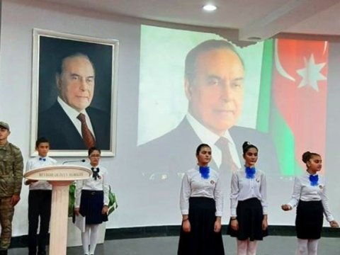 Ümummilli Liderin xatirəsi təhsil müəssisələrində yad olunub