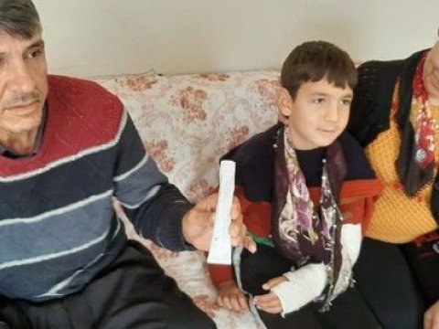 Məktəblinin sınan qolunu kremlə “sağaltdılar”