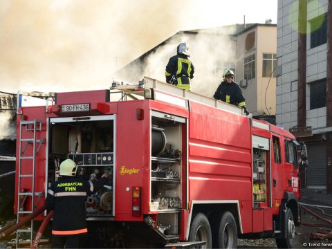 Qubada orta məktəb binası yandı