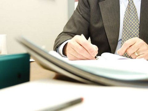 Direktor Pedaqoji Şurada qəbul olunan qərarlara müdaxilə edə bilər?-Təhsil qanunu