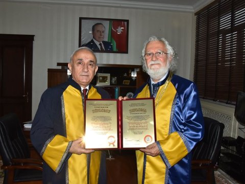 Türkiyəli alim Sumqayıt Dövlət Universitetinin fəxri doktoru adına layiq görülüb - FOTO