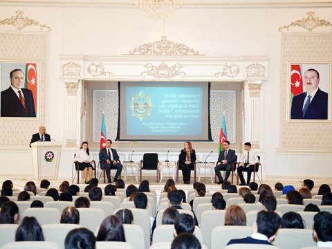 DTX məktəblərdə interaktiv seminarlar keçirib