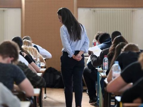 Dövlət qulluğuna qəbul üçün imtahan keçiriləcək