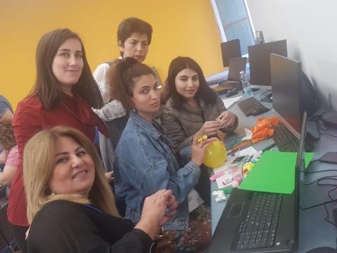 Məcburi köçkün məktəbinin müəllimi İsraildə öyrəndiklərini burada tətbiq edəcək –Gələcəyin təhsili