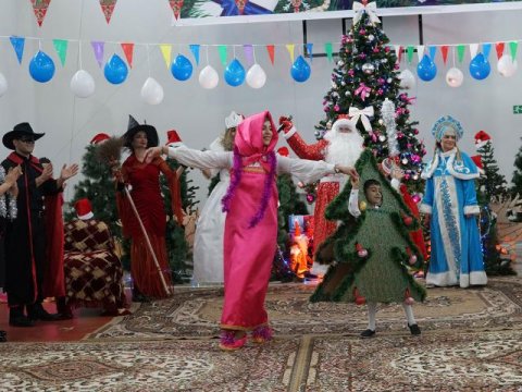 İnternat məktəbində yeni il şənliyi