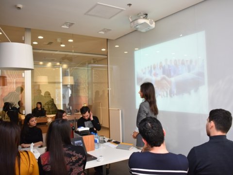 UNEC-in tələbələri “Expressbank”ın iş prosesi ilə tanış olublar