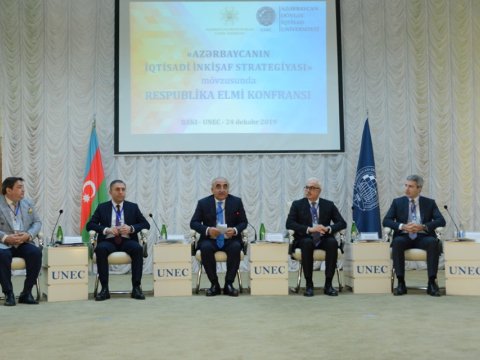 UNEC-də “Azərbaycanın iqtisadi inkişaf strategiyası” mövzusunda konfrans keçirilib