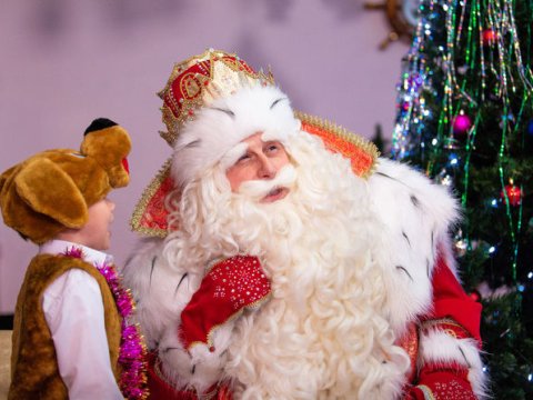 Şaxta baba bağçada uşaqlara hədiyyə paylayarkən öldü