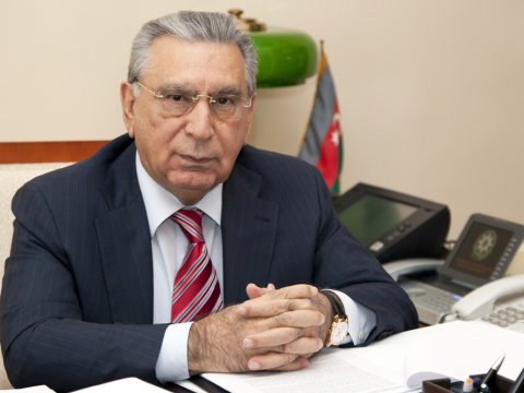 Ramiz Mehdiyev institut direktoru və şəhərcik müdirini  işdən çıxardı