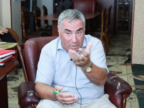 Hafiz Hacıyevin “Kitab çantası” –“Dünya ədəbiyyatı yoxdur”