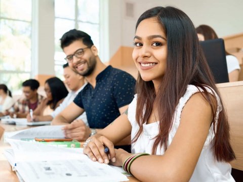 İlinə 12,500 dollar təqaüd verən xüsusi proqram-Yararlanın