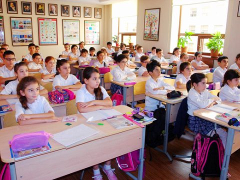 Azərbaycanda 9 gün dərs olmayacaq