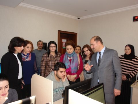 UNEC-də valideynlər qış imtahan sessiyasını izləyiblər