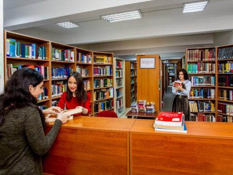 1 milyon elektron resurs, 106 min kitab və jurnalı olan universitet kitabxanası