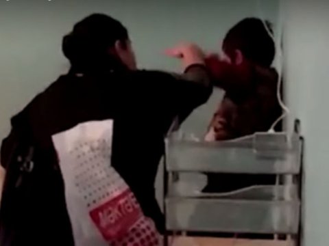 Bakıda tərbiyəçi uşaq evində azyaşlını döydü 