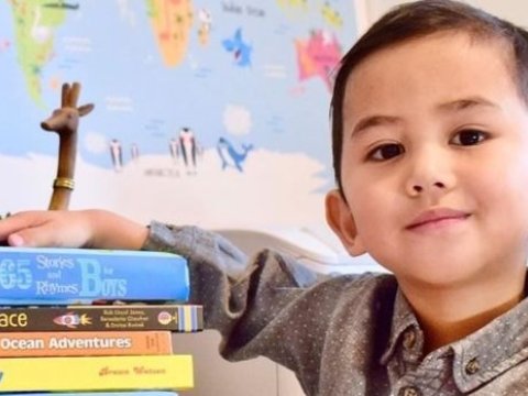 Üç yaşlı oğlan yüksək IQ-lü insanlar cəmiyyətinin ən gənc üzvü oldu  