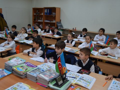 Budəfəki fotorubrika Şəki şəhəri 12 nömrəli tam orta məktəbə həsr olunub