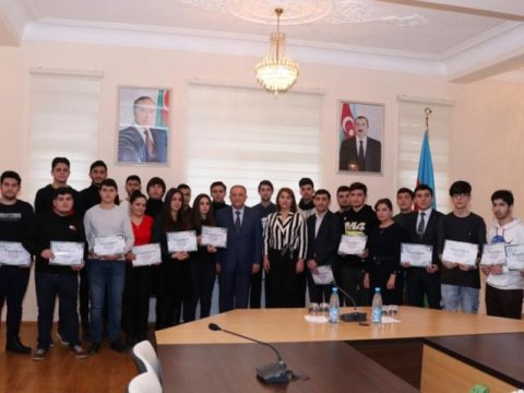 İnformasiya texnologiyalarına aid təlimdən 20 tələbə uğurla keçib