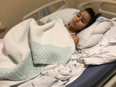 Təhsil Nazirliyinin əməkdaşları qəzaya düşən məktəblilərə baş çəkdi