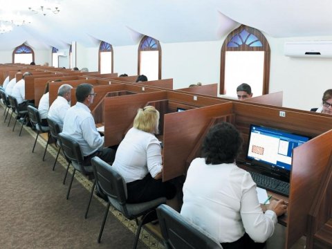 Sertifikasiya müəllimlərin çiyinlərinə nə kimi məsuliyyətlər qoyur?-TƏHLİL