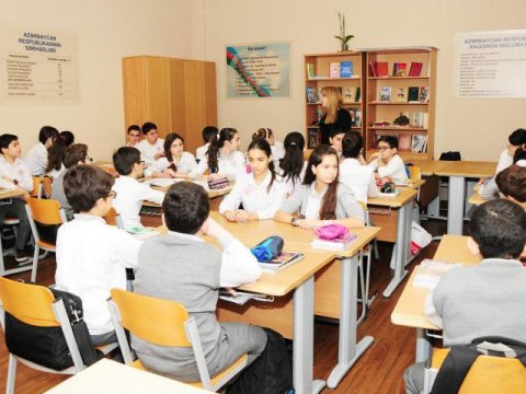 Məktəblər bağlandı-Azərbaycanda 