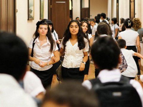 Məktəb və müəllim niyə günahkar olmalıdır?! –Cəmiyyətin yanlış fikri, sərt baxışı