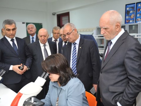 İctimai Şuranın üzvləri BMU-da imtahanların gedişini izləyiblər